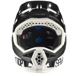 7idp Project 23 Carbon Full Face Helmet - Cool Grey/Raw Carbon -CycloPro Shop 0005s 0003 P23 CARBON BLK WHT FRONT 1800x1800