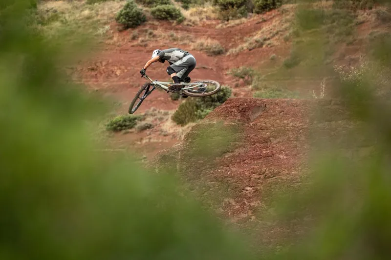 ION K-Sleeve Amp Unisex Knee Pads - Black 3 ION K-Sleeve Amp Unisex Knee Pads - Black