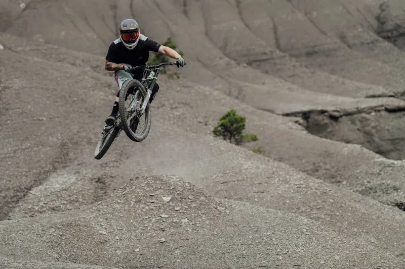 ION Scrub Amp EU/CE Unisex Full Face MTB Helmet - Multicolour 9 ION Scrub Amp EU/CE Unisex Full Face MTB Helmet - Multicolour - Image 7