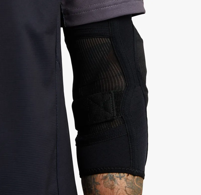 Race Face Ambush Elbow Guard - Stealth 7 Race Face Ambush Elbow Guard - Stealth - Image 5