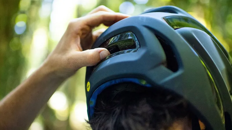 Specialized Gambit MIPS Full Face MTB Helmet - Black 12 Specialized Gambit MIPS Full Face MTB Helmet - Black - Image 10