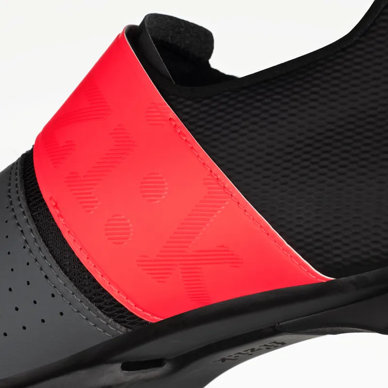 Fizik Vento Infinito Carbon 2 Road Shoes - Grey/Coral 6 Fizik Vento Infinito Carbon 2 Road Shoes - Grey/Coral - Image 4