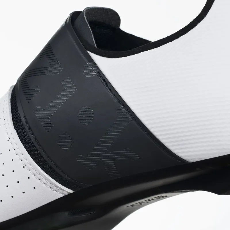 Fizik Vento Infinito Carbon 2 Road Shoes - White/Black 10 Fizik Vento Infinito Carbon 2 Road Shoes - White/Black - Image 8