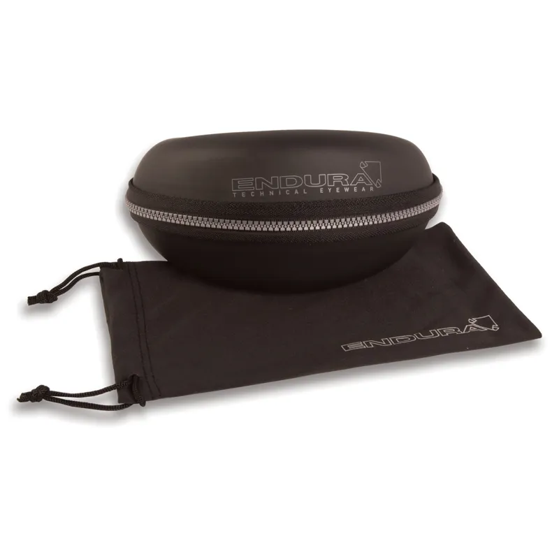 Endura Mullet Cycling Sunglasses - Matt Black 4 Endura Mullet Cycling Sunglasses - Matt Black - Image 2