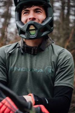 Endura MT500 Full Face Helmet - Black 16 Endura MT500 Full Face Helmet - Black -CycloPro Shop E1518BKBLK 7