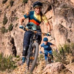 Endura Hummvee Lite Icon Women's Gloves - Deep Teal 6 Endura Hummvee Lite Icon Women's Gloves - Deep Teal -CycloPro Shop E6172DTGRN2