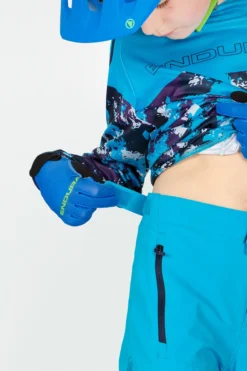 Endura MT500JR Burner Kids Pants - Electric Blue 11 Endura MT500JR Burner Kids Pants - Electric Blue -CycloPro Shop E7147BEElectricBLU 4