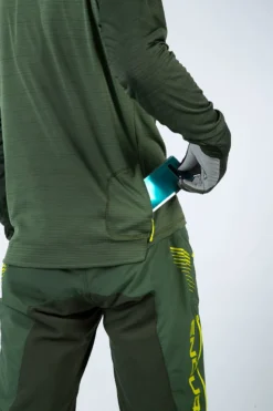 Endura Singletrack Men's Fleece - Forest Green 10 Endura Singletrack Men's Fleece - Forest Green -CycloPro Shop E9155GF 3