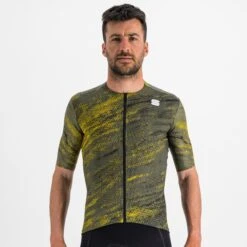 Sportful Cliff Supergiara Men's Short Sleeve Jersey - Cayenna Red 11 Sportful Cliff Supergiara Men's Short Sleeve Jersey - Cayenna Red -CycloPro Shop SF220053052 1 1