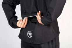 Endura Hummvee Waterproof Men's Jacket - Black 16 Endura Hummvee Waterproof Men's Jacket - Black -CycloPro Shop e9120 detail bp04