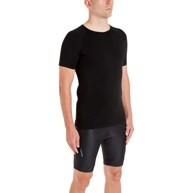 Madison Roam Isoler Mesh Men's Shirt Sleeve Base Layer - Black 8 Madison Roam Isoler Mesh Men's Shirt Sleeve Base Layer - Black - Image 6