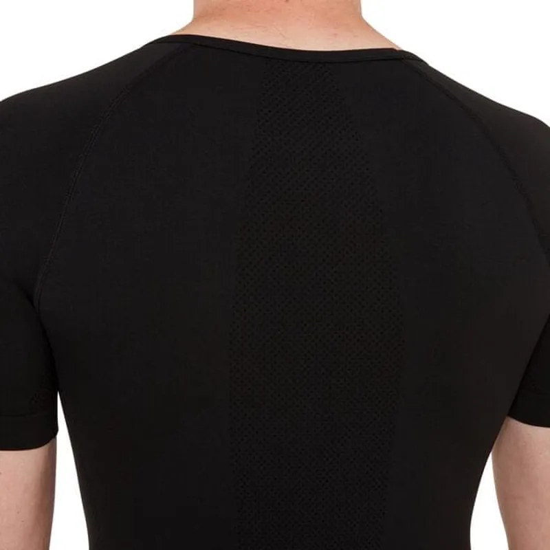 Madison Roam Isoler Mesh Men's Shirt Sleeve Base Layer - Black 7 Madison Roam Isoler Mesh Men's Shirt Sleeve Base Layer - Black - Image 5