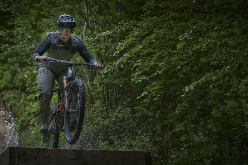 Madison DTE 3-Layer Men's Waterproof Bib Trousers - Black 16 Madison DTE 3-Layer Men's Waterproof Bib Trousers - Black - Image 14