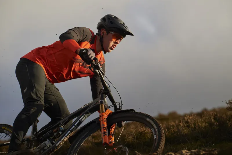 Madison Flux Men's DWR Trail Trousers - Black 5 Madison Flux Men's DWR Trail Trousers - Black - Image 3